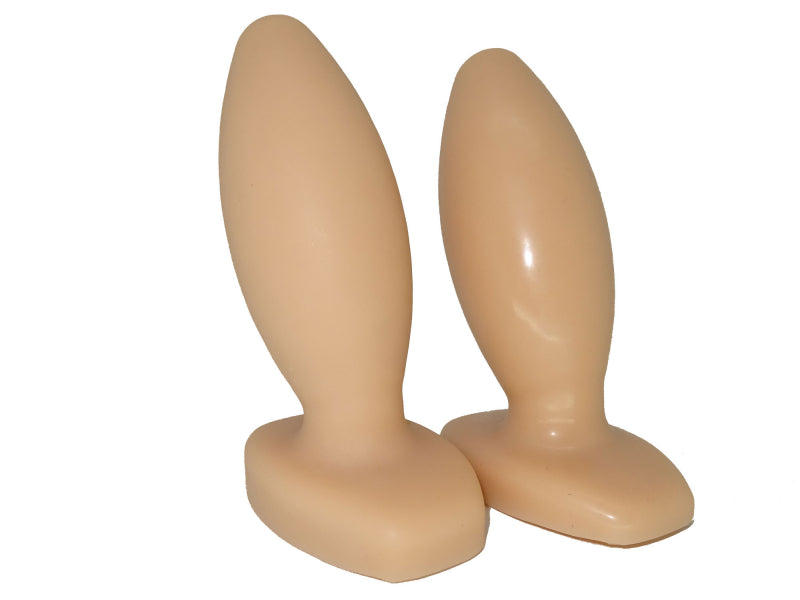 “The Perfect Plug” in cream, made of medical-grade silicone by 1ATOYS, designed for prostate stimulation; available in four sizes.