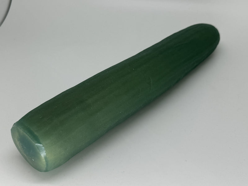 Sex toy from 1ATOYS, replica of a cucumber in the highest quality. Perfect for hygienic pleasurable experiences. Ideal for anal or vaginal use and easy cleaning.