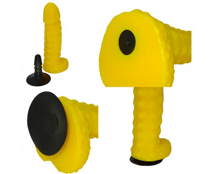 Presentation of the connector and suction cup for premium silicone sex toys from 1ATOYS with the option for recording. Here, using the example of the Masterpiece Series 4 in various sizes. Sticks to smooth surfaces.